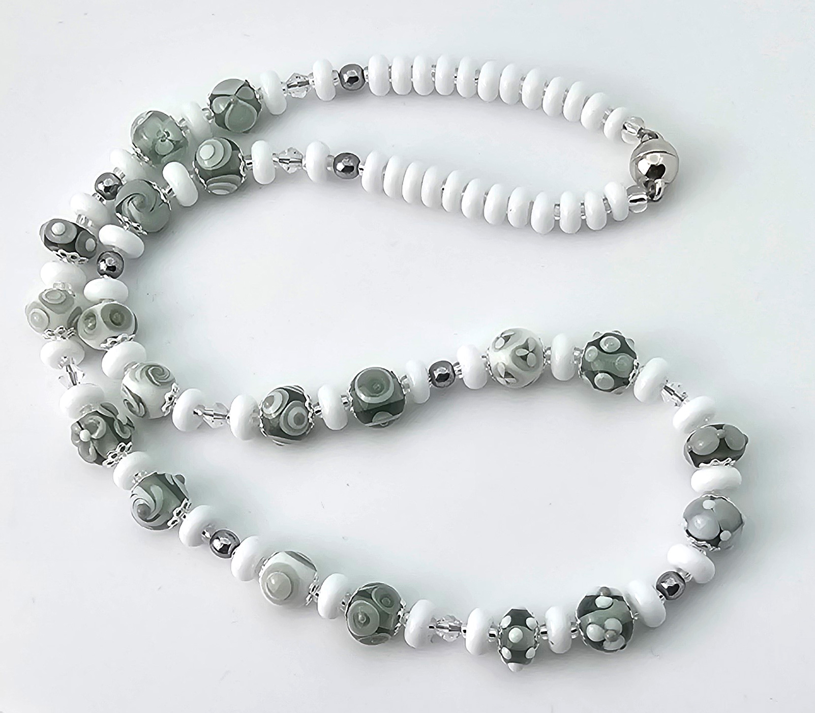 Collier Sinfonie in Weiß